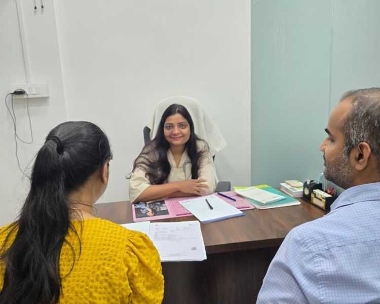 best-lady-gynecologist-in-ravet-dr-meenal-warade