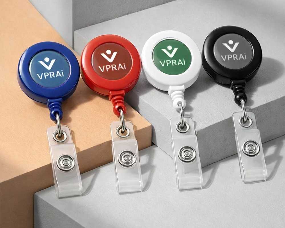 retractable-id-card-holder