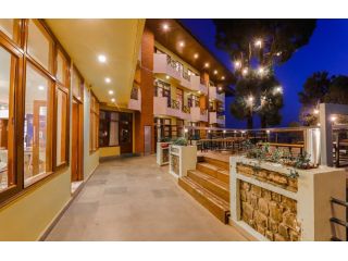 hotel-in-ayodhya-small-0