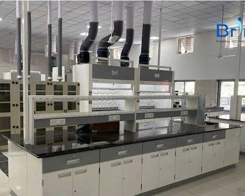 modular-laboratory-furniture-supplier-in-india-brinda-pharma