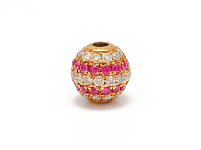 how-to-choose-high-quality-pave-charms-wholesale-suppliers