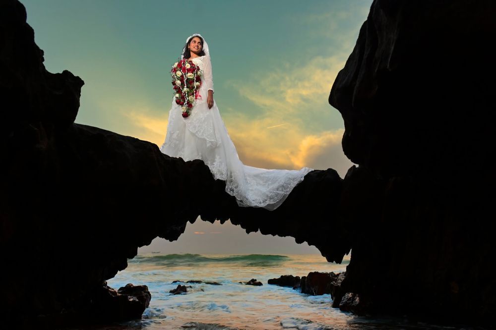book-a-candid-wedding-photographer-in-bengaluru-agarwals-big-0