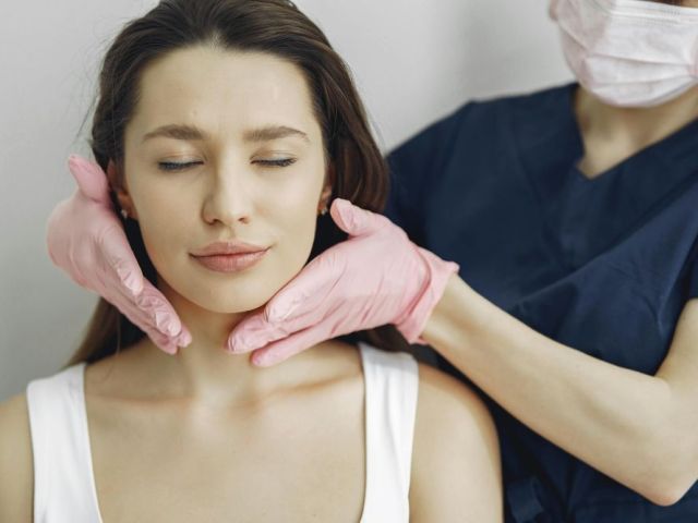 carbon-facial-in-kalyan-for-glowing-clear-skin-by-my-skindom