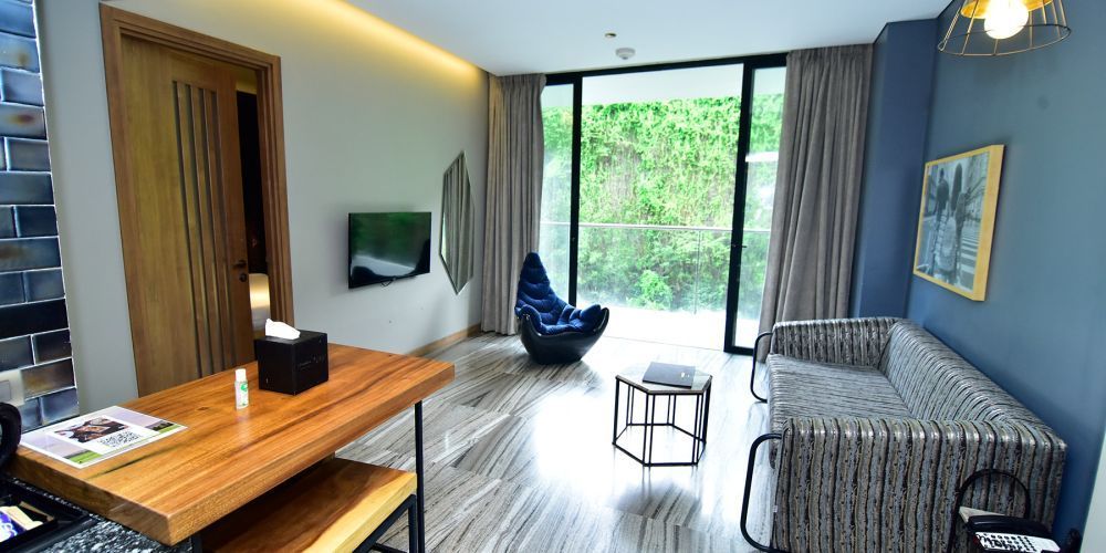 luxury-resort-on-mumbai-pune-expressway-for-comfortable-weekend-big-0