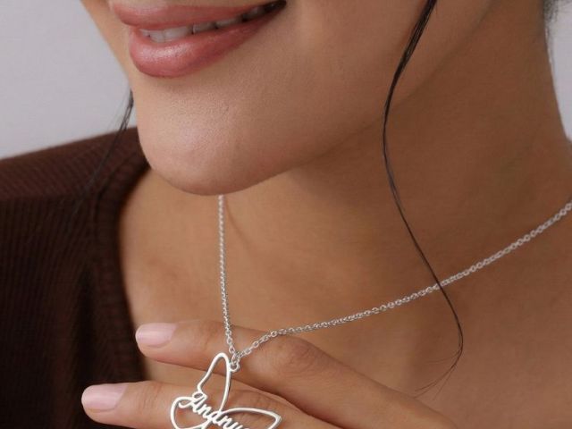 silver-locket-that-feels-personal-and-timeless