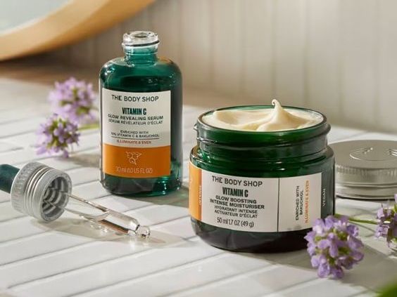 radiant-skin-secret-with-vitamin-c-glow-boosting-moisturiser