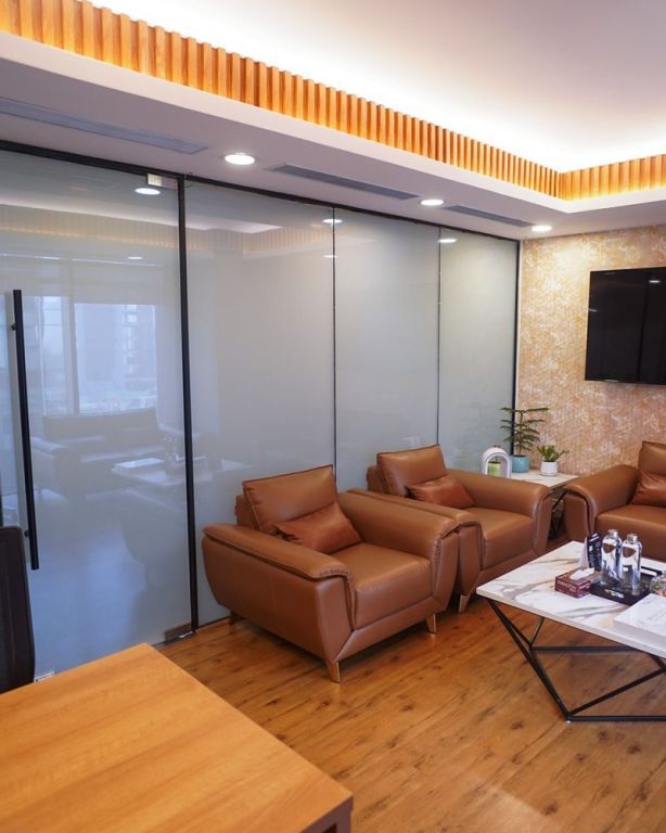 switchable-smart-glass-intelligent-privacy-glass-big-0