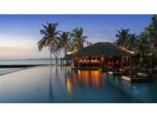 wake-up-to-endless-ocean-views-in-the-maldives-odyssey-travels-small-1