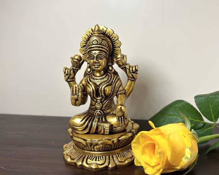 best-lakshmi-statue-designs-for-indian-temples