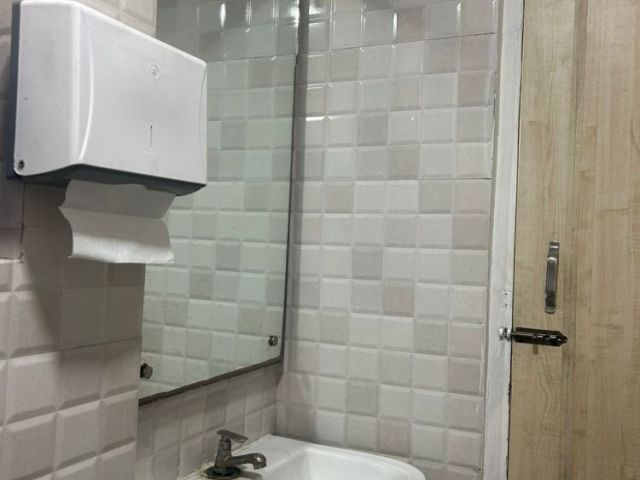 bathroom-still-smells-dirty-book-safaikaro-deep-cleaning-today