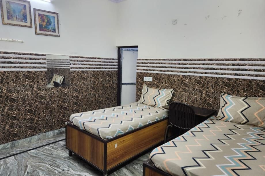 best-pg-near-amity-university-noida-top-rated-pgnow-big-0