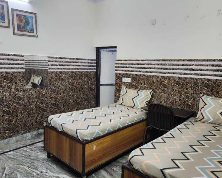 best-pg-near-amity-university-noida-top-rated-pgnow