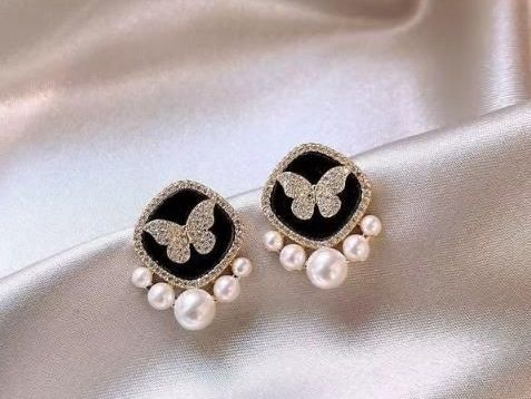 anti-tarnish-earrings-stylish-shine-for-everyday-fashion