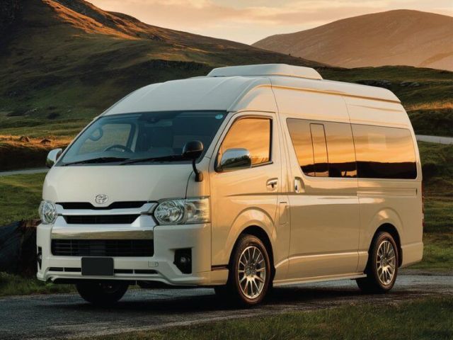 force-urbania-hire-for-luxury-outstation-group-travel