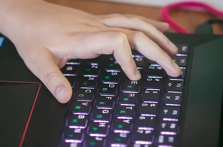 finger-speed-improve-typing-accuracy-boost-wpm-practice-big-0