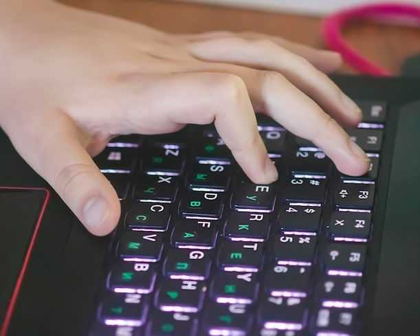 finger-speed-improve-typing-accuracy-boost-wpm-practice