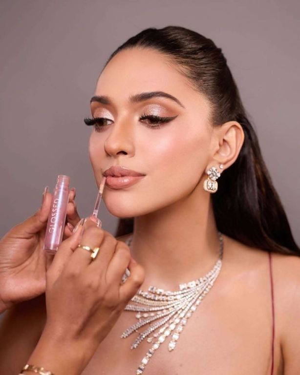 bridal-makeup-artist-in-bandra-for-luxury-looks-big-1