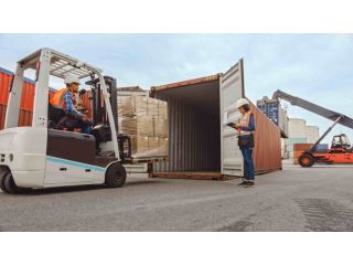 simplify-shipping-with-shipdaak-trusted-shipping-aggregator-small-0