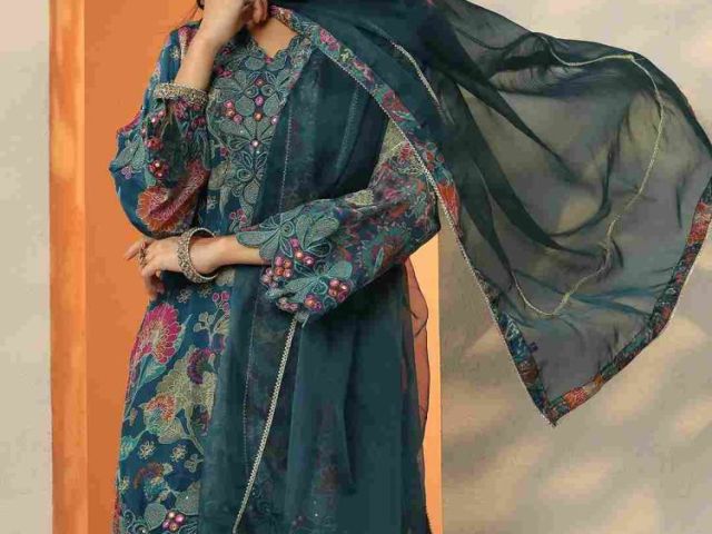 buy-libas-farshi-salwar-suit-sets-online