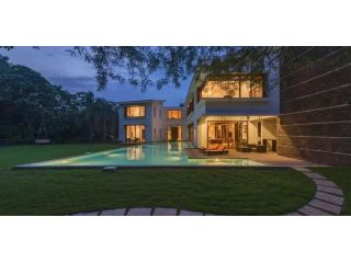 best-villas-in-noida-for-parties-sloshout-small-0