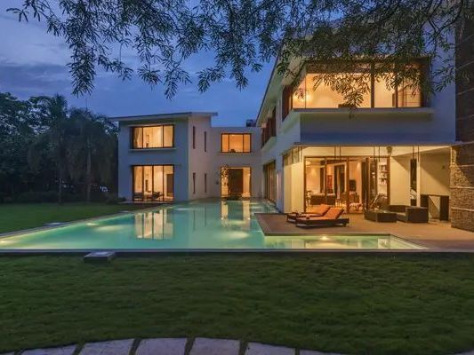 best-villas-in-noida-for-parties-sloshout