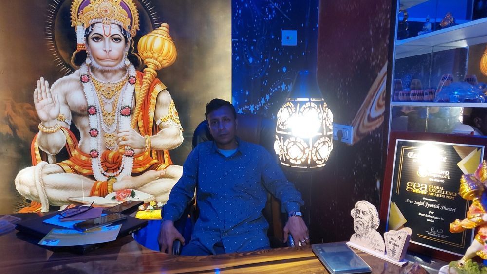 best-career-astrologer-sree-sajal-in-kolkata-big-0