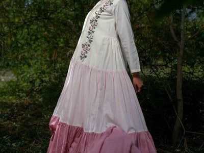 long-sleeve-maxi-dress-elegant-comfortable-womens-fashion