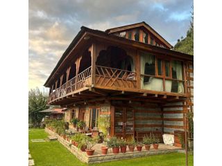 cozy-homestays-in-kullu-manali-with-scenic-mountain-views-small-0