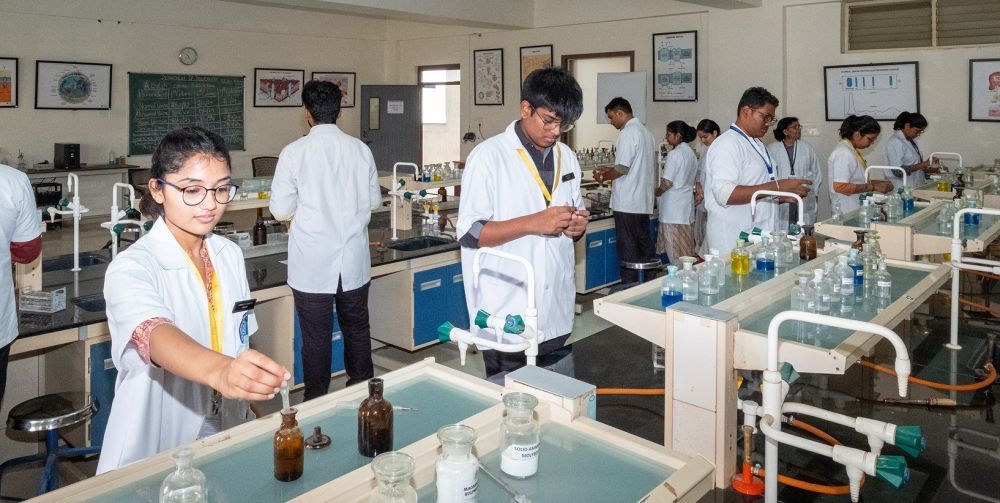 how-career-guidance-helps-students-make-better-academic-choices-big-0
