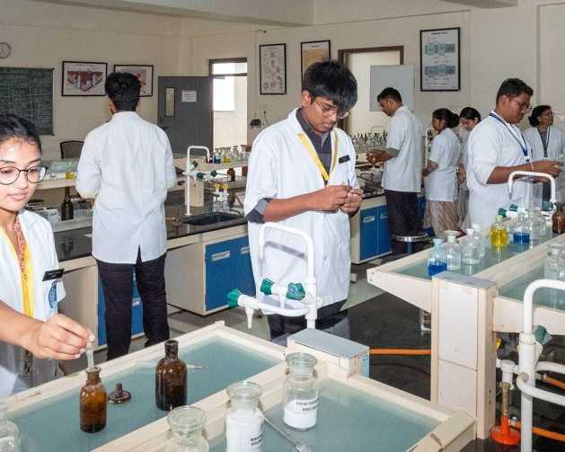 how-career-guidance-helps-students-make-better-academic-choices