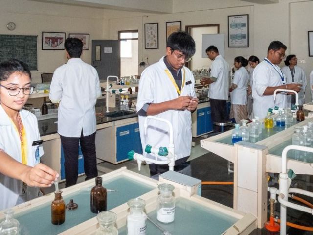 how-career-guidance-helps-students-make-better-academic-choices