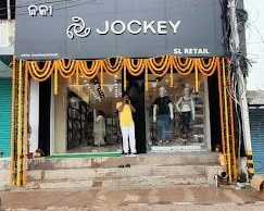 jockey-garage-chaka