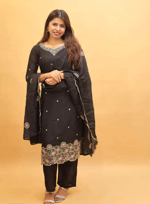designer-salwar-suits-for-women-under-1500-swapna-weddings-big-0