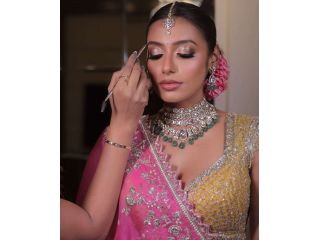 destination-wedding-makeup-artist-in-mumbai-small-1