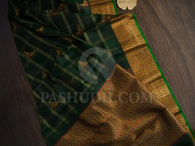 elegant-six-yards-saree-designs-for-modern-women-pashudh