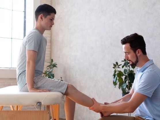 trusted-home-clinic-based-physiotherapy-care-in-delhi