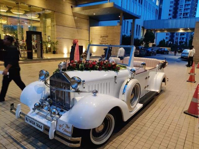 vintage-car-rental-in-jaipur-for-special-events