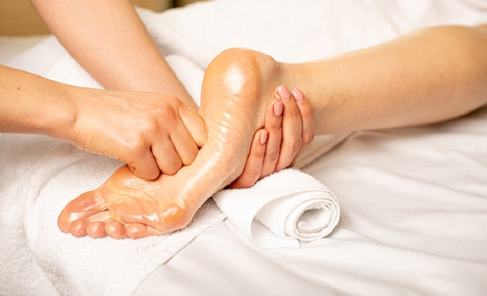 acupressure-healing-for-womens-health-issues-in-delhi-ncr-big-1