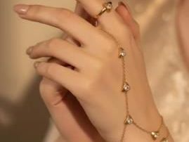 18k-gold-plated-jewellery-for-elegant-modern-daily-wear