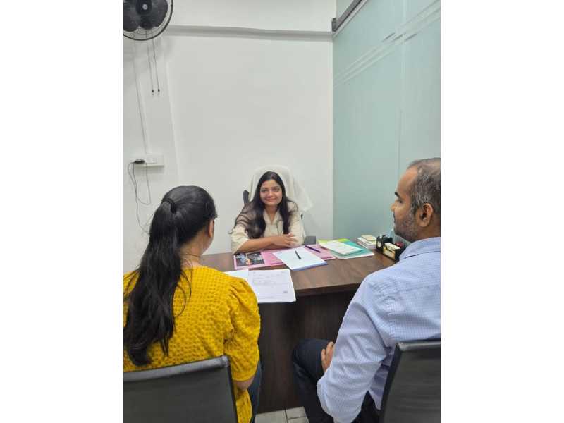 best-lady-gynecologist-in-wakad-dr-meenal-warade-small-0