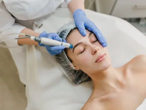 trusted-skin-specialist-in-gaur-city-dermalinks-clinic