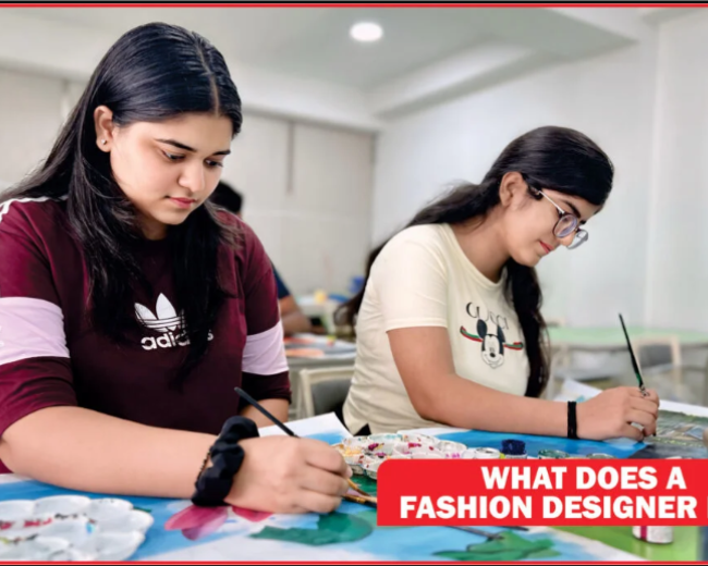 what-does-a-fashion-designer-do