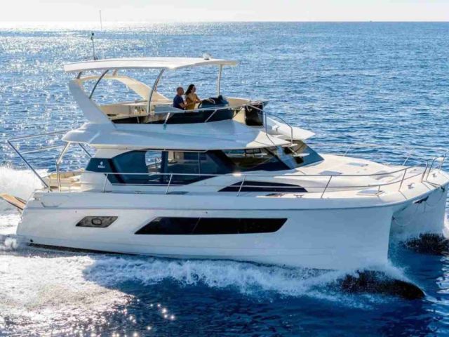 book-a-private-boat-in-mumbai-for-exclusive-sea-experiences
