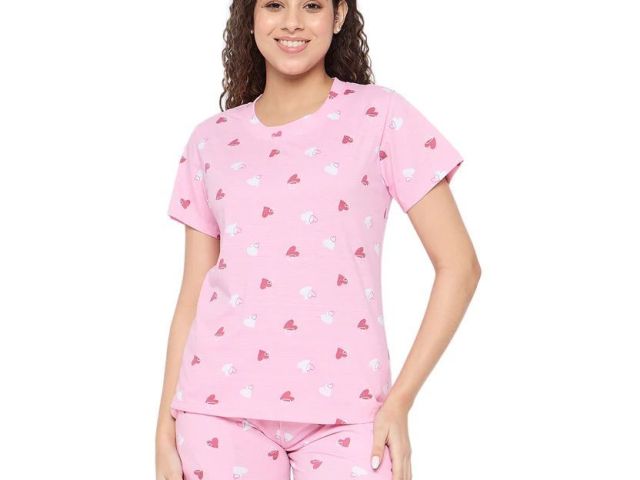 chic-women-short-set-comfortable-stylish-lounge