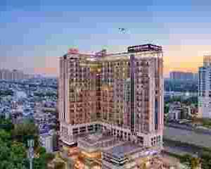 hotel-near-commercial-area-haibatpur-noida