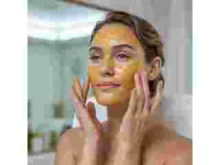 why-moisture-retention-is-essential-for-everyday-skincare-small-0