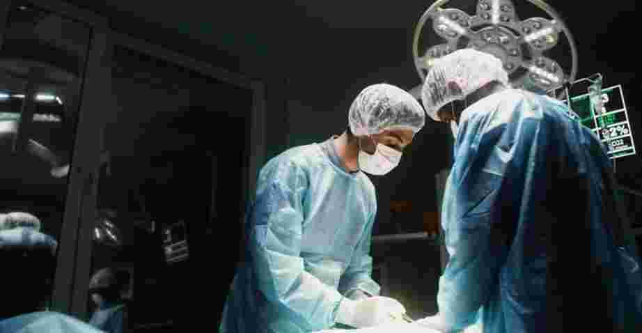 best-prostate-cancer-doctor-in-delhi-for-advanced-treatment-big-0