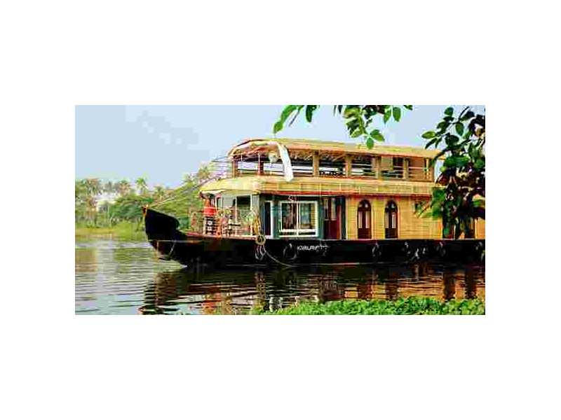 rent-a-best-tempo-travellers-in-madurai-small-0