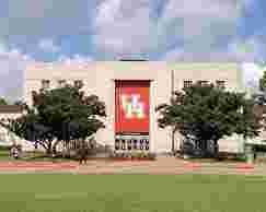 ready-to-study-in-the-usa-explore-uh-main-campus