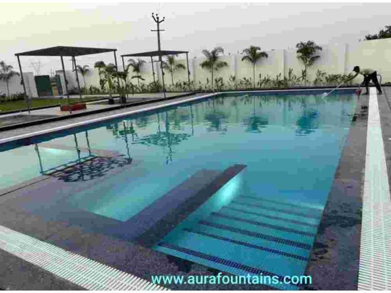 swimming-pool-construction-company-small-0
